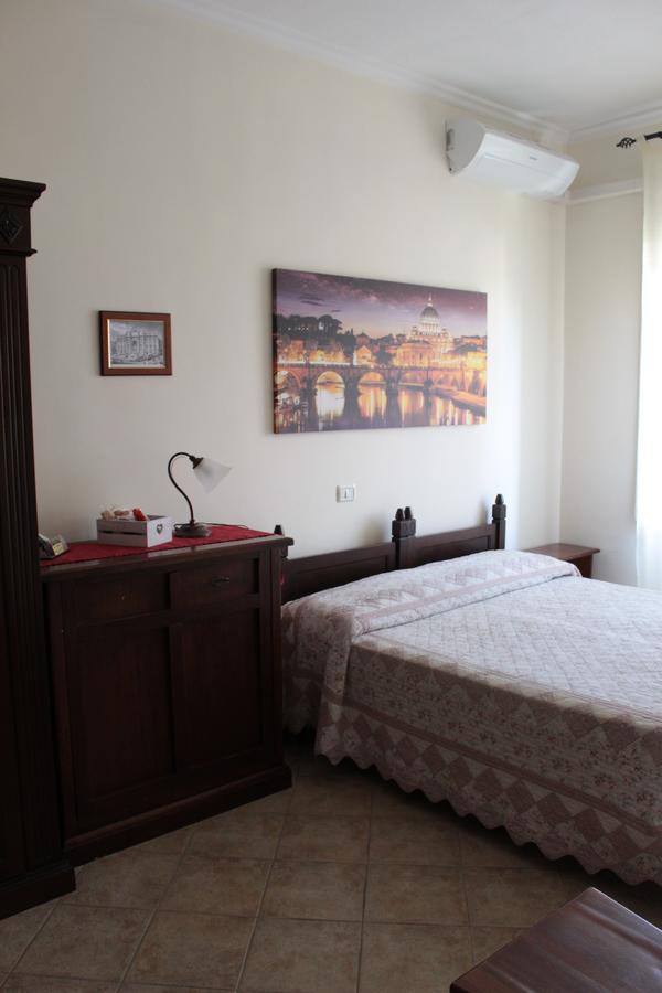 Ianus Guest House Рим Екстериор снимка