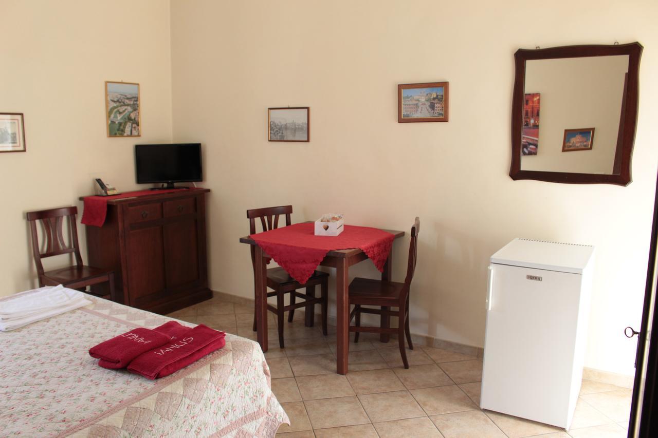 Ianus Guest House Рим Екстериор снимка