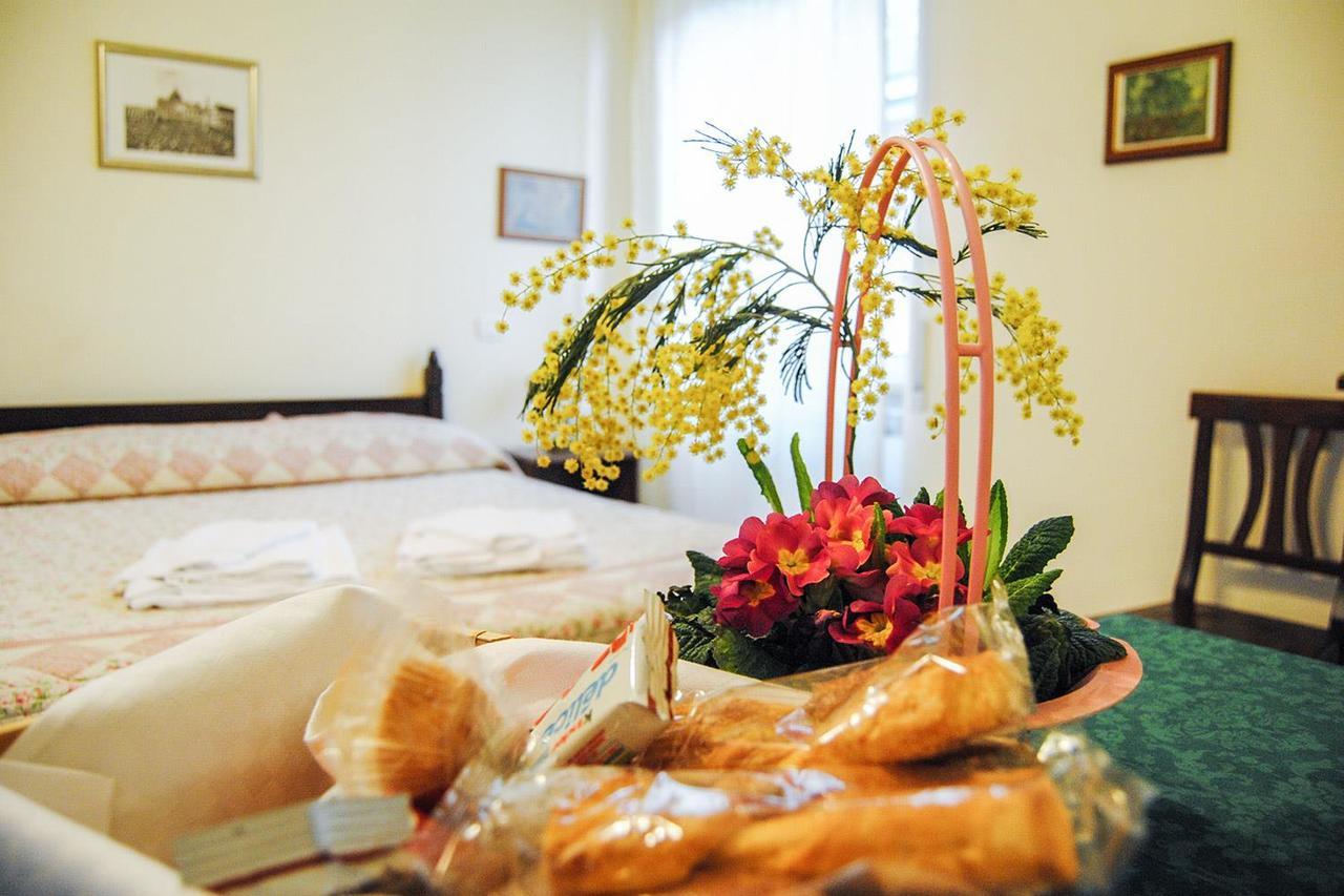 Ianus Guest House Рим Екстериор снимка