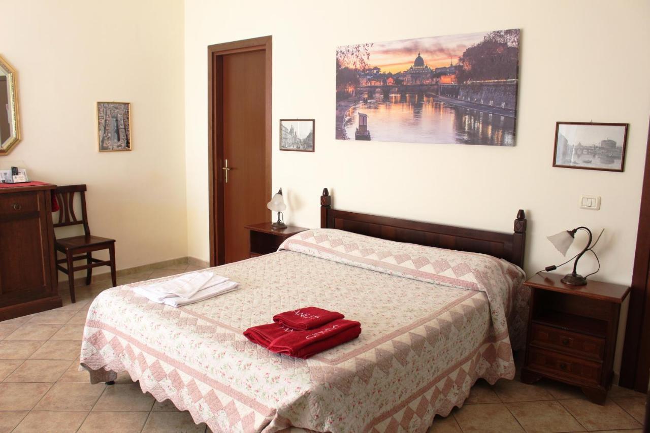 Ianus Guest House Рим Екстериор снимка