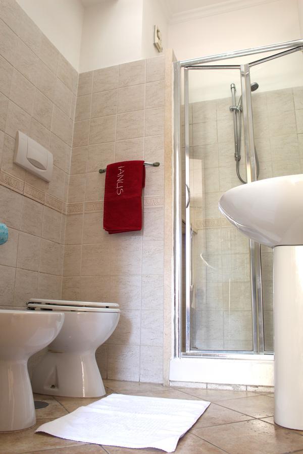 Ianus Guest House Рим Екстериор снимка