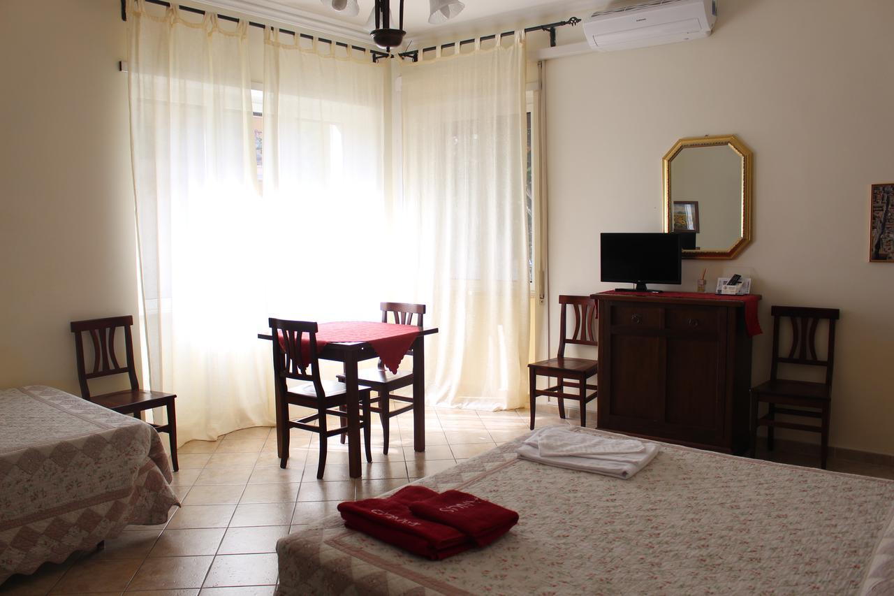 Ianus Guest House Рим Екстериор снимка
