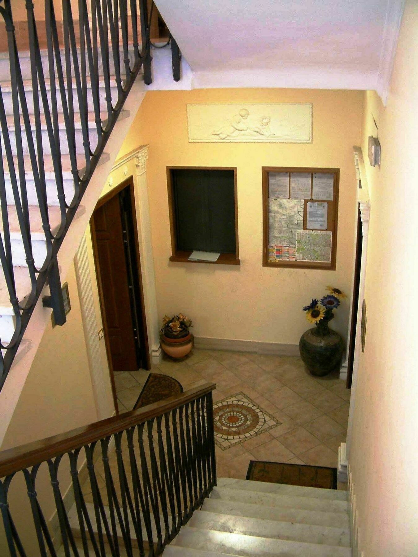 Ianus Guest House Рим Екстериор снимка